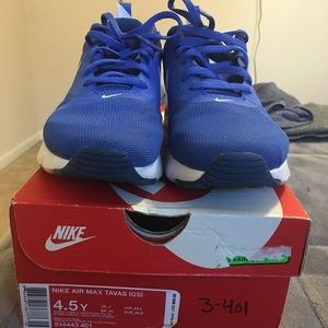 Size4.5y blue nike shoes